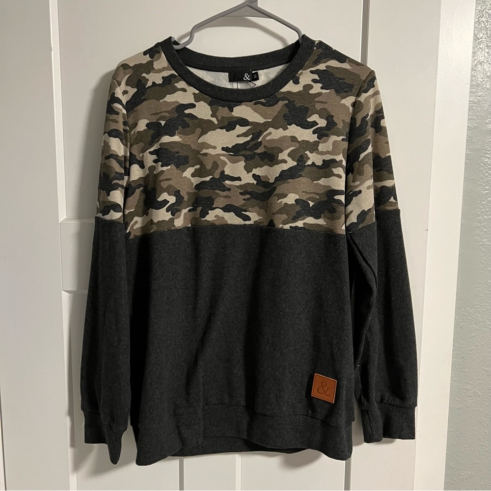 NWT Camo Crewneck - Ampersand Ave, Women’s M